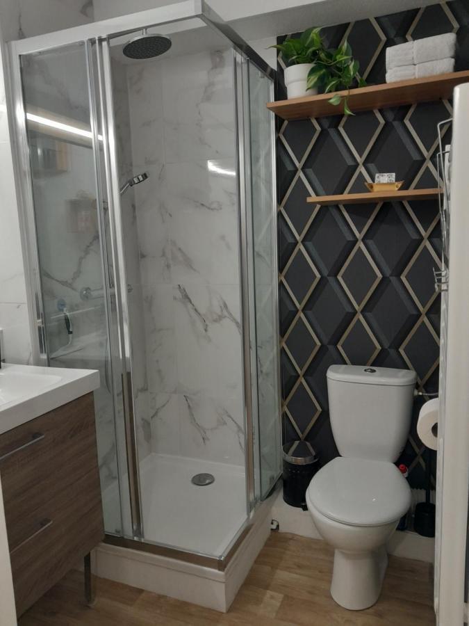 Appartement Joli 2 pièces sur le port avec piscine, terrasse, parking à Capbreton Extérieur photo
