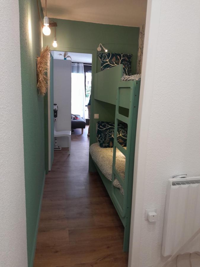 Appartement Joli 2 pièces sur le port avec piscine, terrasse, parking à Capbreton Extérieur photo