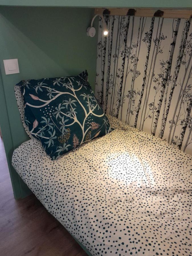 Appartement Joli 2 pièces sur le port avec piscine, terrasse, parking à Capbreton Extérieur photo