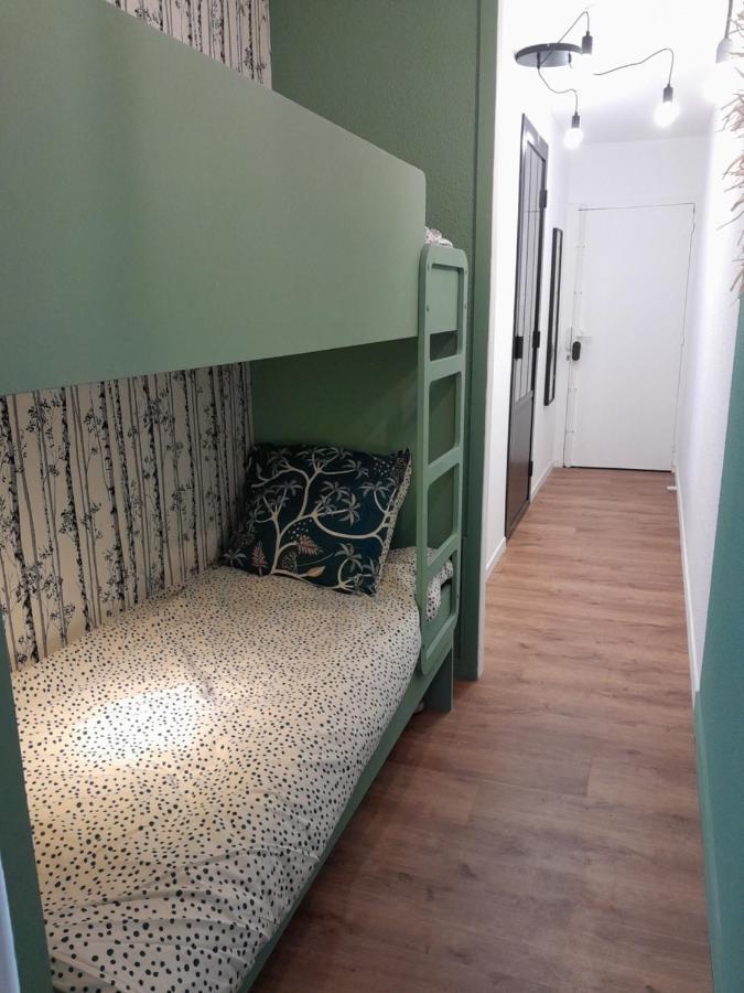Appartement Joli 2 pièces sur le port avec piscine, terrasse, parking à Capbreton Extérieur photo