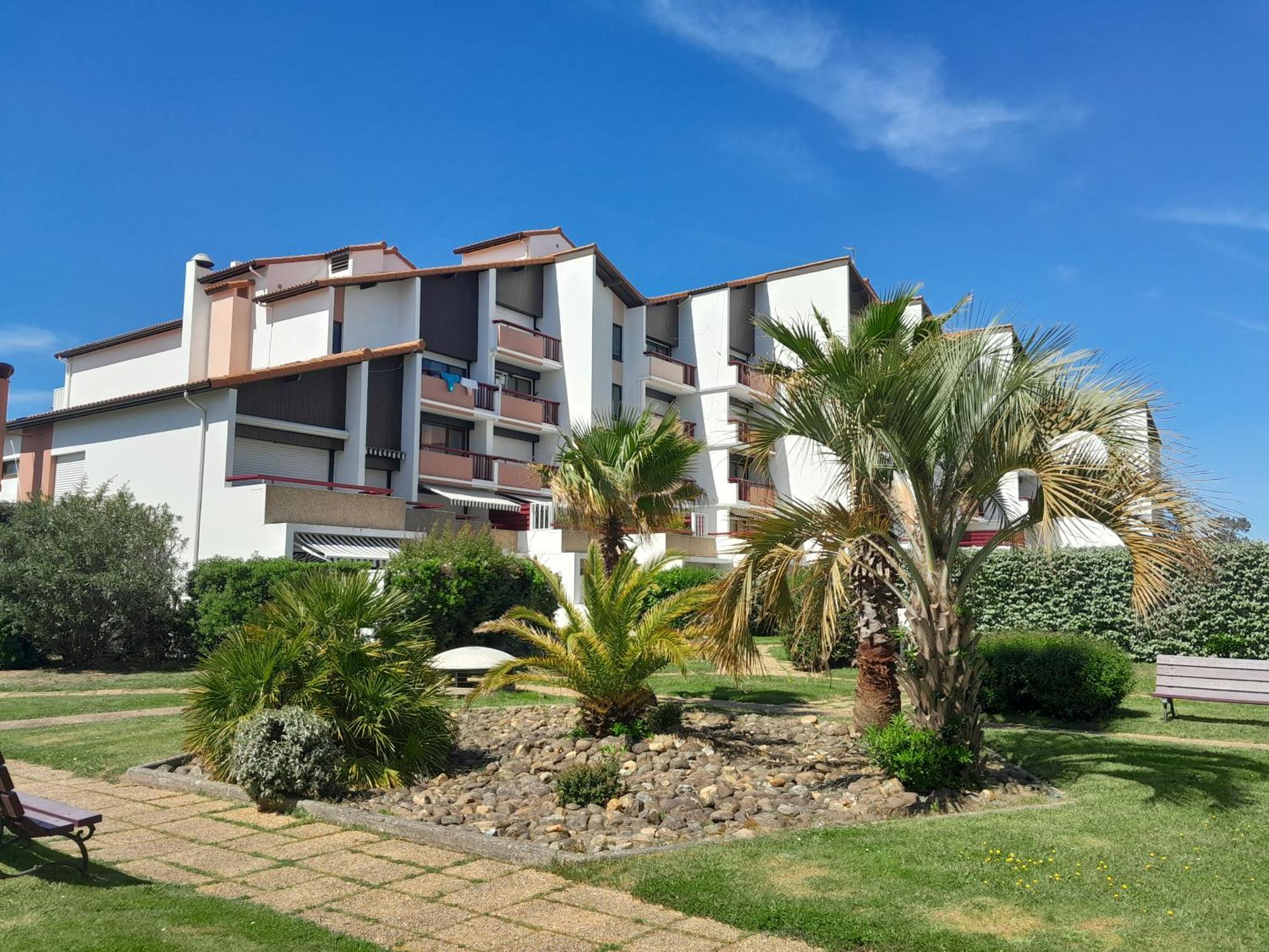 Appartement Joli 2 pièces sur le port avec piscine, terrasse, parking à Capbreton Extérieur photo