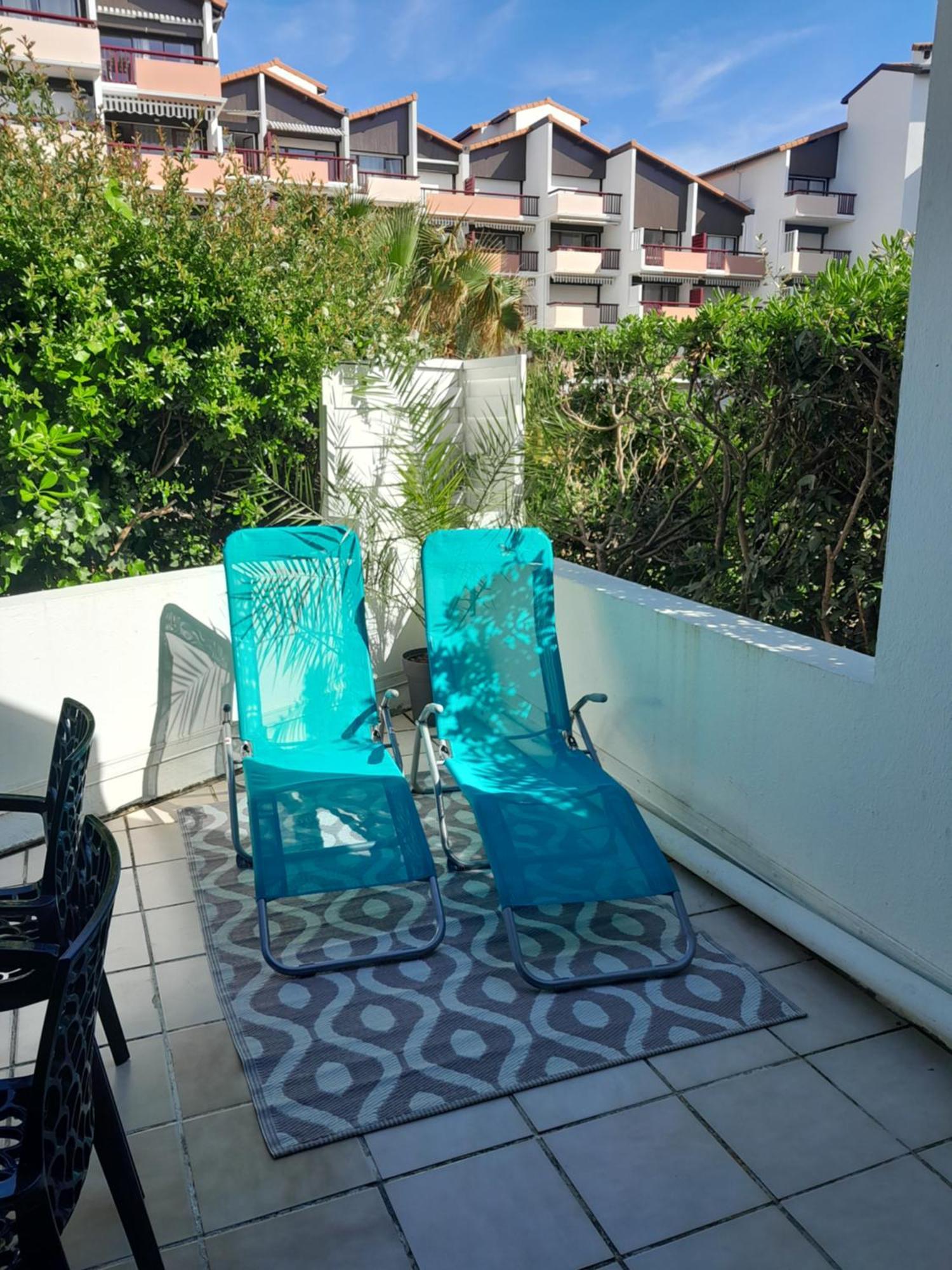 Appartement Joli 2 pièces sur le port avec piscine, terrasse, parking à Capbreton Extérieur photo