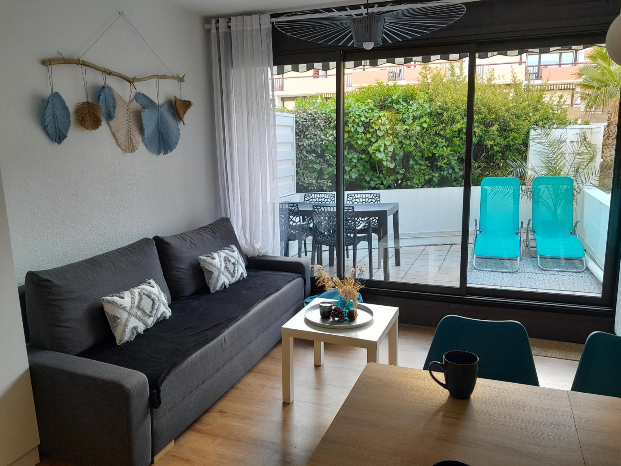 Appartement Joli 2 pièces sur le port avec piscine, terrasse, parking à Capbreton Extérieur photo